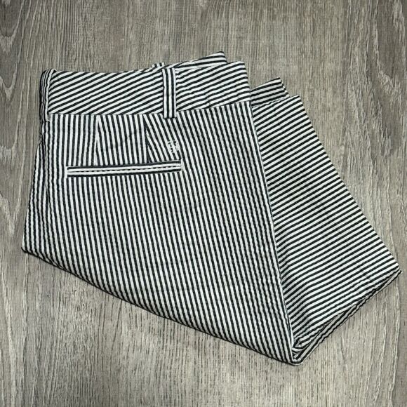 Tommy Hilfiger The Reade Bermuda Shorts Women’s Size 4 Seersucker Stripe - Picture 2 of 4